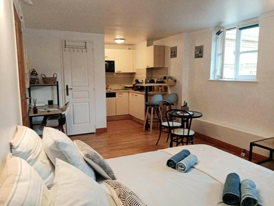 Appartement La Vicomte - Quai Henri Iv - Wifi Gratuit